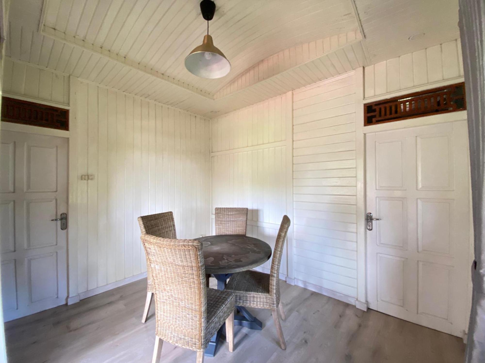 A Spacious Tropical 4 Bedrooms With Bathrooms Villa Marion Tomohon With The View Of Gunung Lokon Extérieur photo