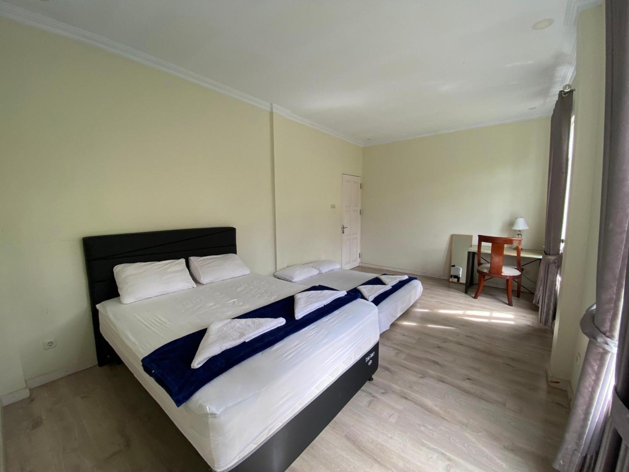 A Spacious Tropical 4 Bedrooms With Bathrooms Villa Marion Tomohon With The View Of Gunung Lokon Extérieur photo