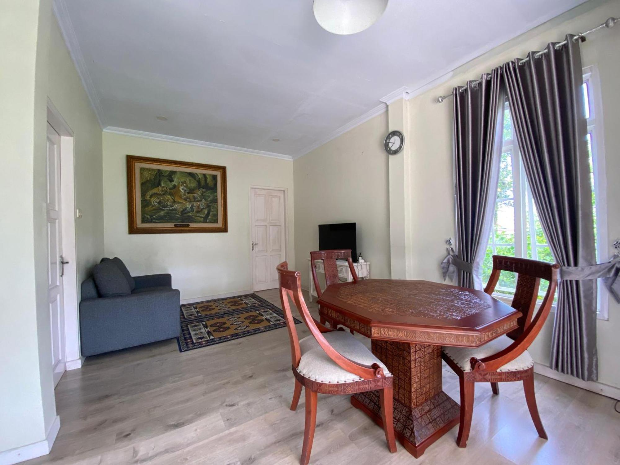 A Spacious Tropical 4 Bedrooms With Bathrooms Villa Marion Tomohon With The View Of Gunung Lokon Extérieur photo