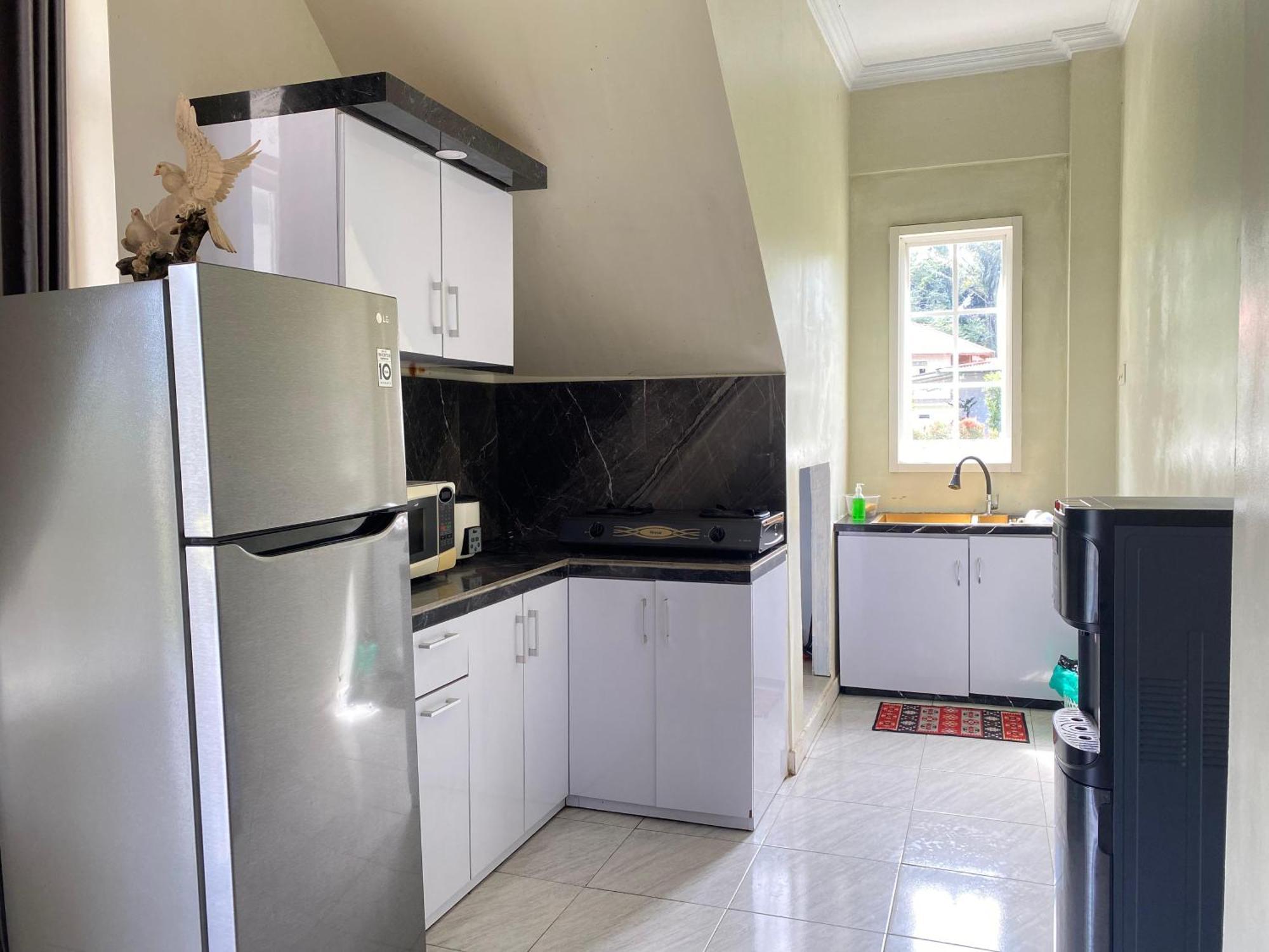 A Spacious Tropical 4 Bedrooms With Bathrooms Villa Marion Tomohon With The View Of Gunung Lokon Extérieur photo